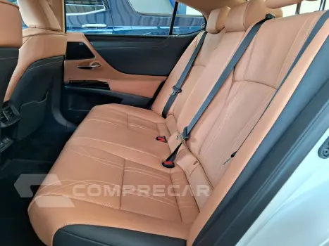 ES 300 H 2.5 16V 4P LUXURY HÍBRIDO AUTOMÁTICO CVT