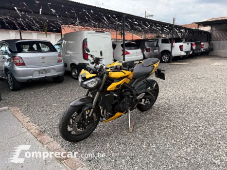 Triumph STREET TRIPLE RS