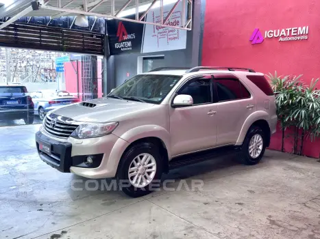 HILUX SW4 3.0 SRV 4X4 7 LUGARES 16V TURBO INTERCOOLER DIESEL