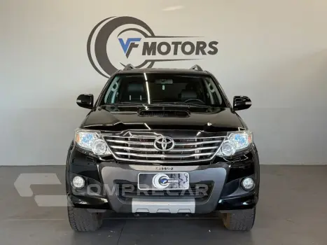 HILUX SW4 3.0 SRV 4X4 7 LUGARES 16V TURBO INTERCOOLER DIESEL