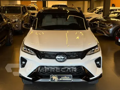 HILUX SW4 2.8 D-4D TURBO DIESEL DIAMOND 7L 4X4 AUTOMÁTICO