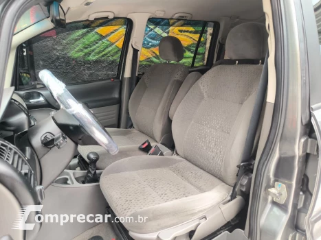 ZAFIRA 2.0 MPFI Elegance 8V