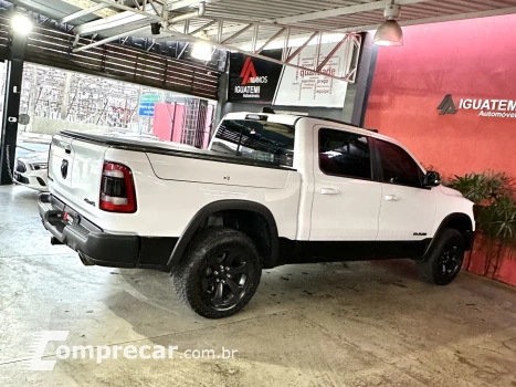 1500 5.7 V8 GASOLINA REBEL CD 4X4 AUTOMÁTICO