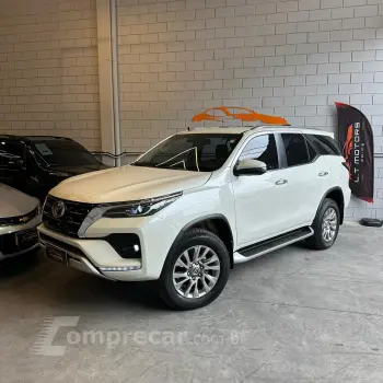 HILUX 2.8 SW4 4X4 8V