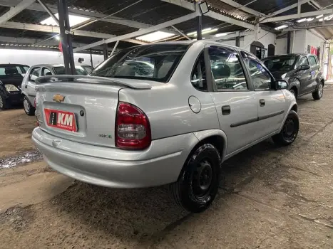 CLASSIC SEDAN 1.0 4P