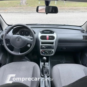 CORSA 1.4 MPFI Premium Sedan 8V