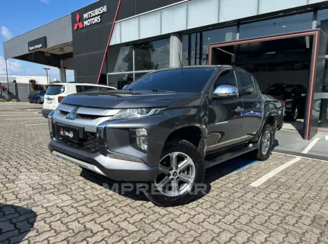 Mitsubishi L200 TRITON 2.4 16V Turbo Sport HPE CD 4X4 4 portas