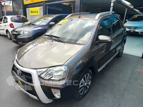 Toyota ETIOS CROSS 1.5 Flex 16V 5p Aut. 4 portas