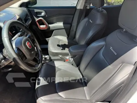 TORO 2.0 16V Turbo Freedom 4WD AT9