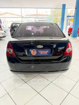 FIESTA 1.6 MPI Class Sedan 8V