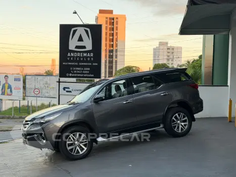 Toyota Hilux Sw4 2.8 Srx 4X4 7 Lugares 16V Turbo Intercooler Diesel 4 portas