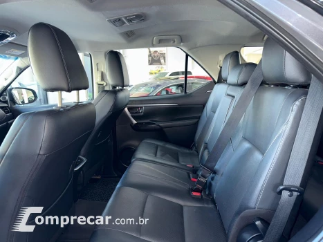 Hilux SW4 SRX 2.8