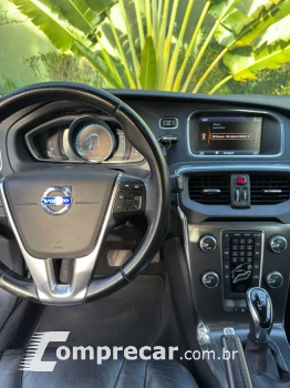 V40 2.0 T4 Momentum