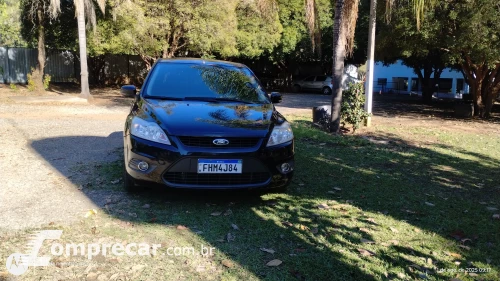 FORD FOCUS 1.6 GLX 16V 4 portas