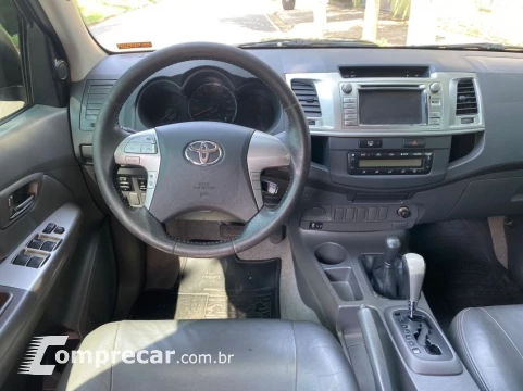 Toyota HILUX 3.0 SRV 4X4 CD 16V Turbo 4 portas