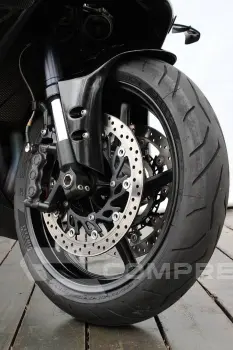 YAMAHA YZF R1