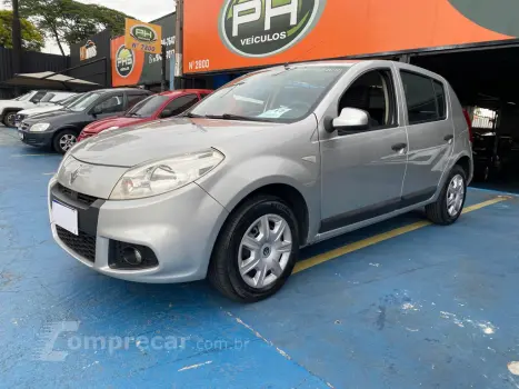 Renault Sandero 4 portas