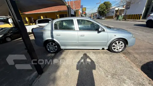 ASTRA 2.0 MPFI Advantage Sedan 8V