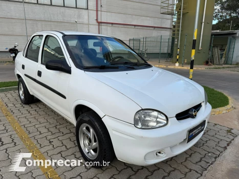 CORSA 1.0 MPFI Sedan 8V