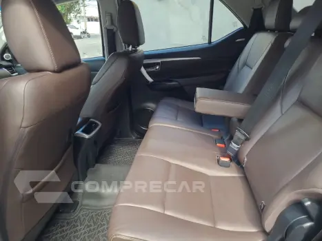 Hilux SW4 SRX 4x4 2.8 TDI 16V Dies. Aut.