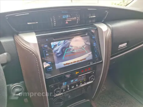 HILUX SW4 2.8 SRX 4X4 7 LUGARES 16V TURBO INTERCO