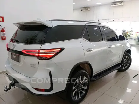 HILUX SW4 2.8 D-4D TURBO DIESEL SRX PLATINUM 4X4