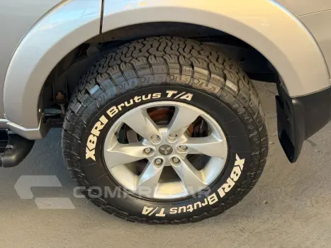Pajero DAKAR HPE 3.2 4x4 T.I Dies 5p Aut