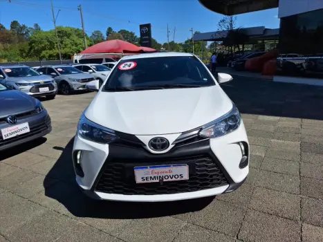 Toyota YARIS 1.5 16V FLEX XS MULTIDRIVE 4 portas