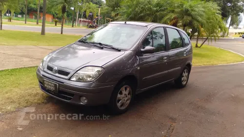 Renault Scenic 1.6 4 portas
