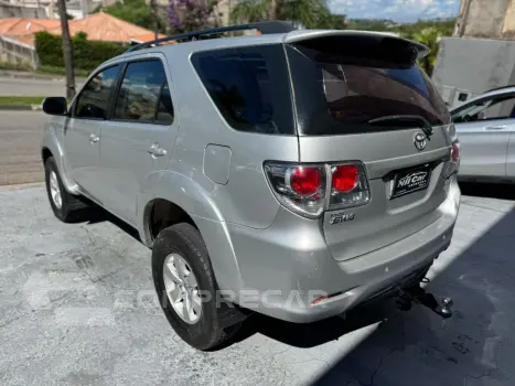 Hilux SW4 SR 4x2 2.7/2.7 Flex 16V Mec.