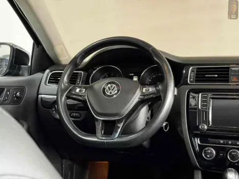 JETTA 2.0 TSI HIGHLINE 211CV GASOLINA 4P TIPTRONIC