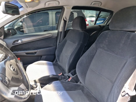 VECTRA 2.0 MPFI GT HATCH 8V FLEX 4P MANUAL