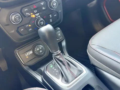 RENEGADE 1.3 T270 TURBO FLEX TRAILHAWK 4X4 AT9