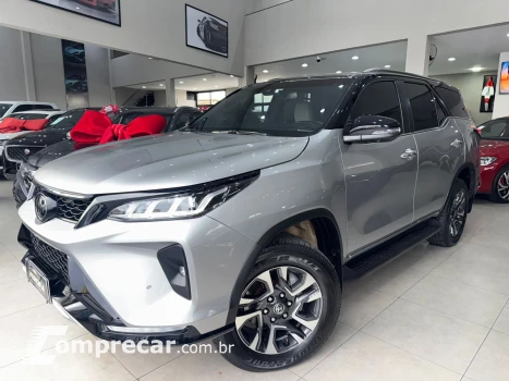 Toyota HILUX SW4 2.8 SRX Diamond 4X4 7 Lugares 16V Turbo Intercoole 4 portas