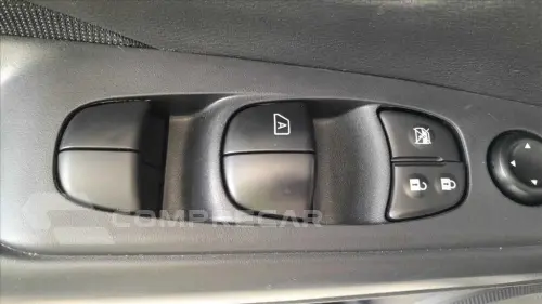 KICKS PLAY 1.6 16V FLEXSTART SENSE XTRONIC