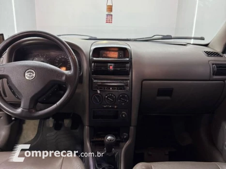 ASTRA SEDAN - 2.0 MPFI EXPRESSION SEDAN 8V 4P MANUAL