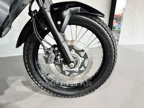 VERSYS-X 300