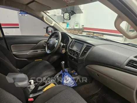 L200 TRITON 2.4 16V Turbo GL CD 4X4