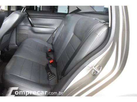 Volkswagen POLO SEDAN - 1.6 MI COMFORTLINE 8V 4P MANUAL 4 portas