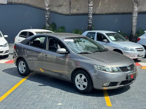 Kia CERATO 1.6 EX Sedan 16V 4 portas