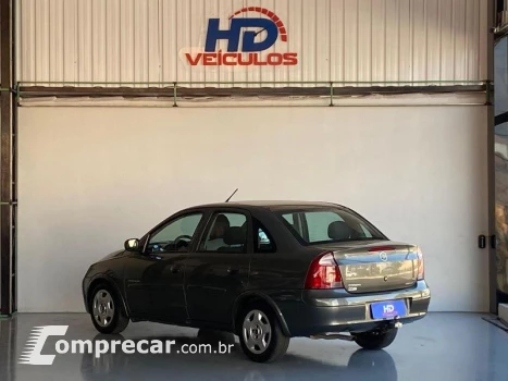 CORSA SEDAN PREMIUM