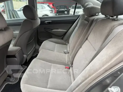 CIVIC - 1.8 LXS 16V 4P AUTOMÁTICO