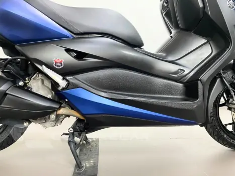 YAMAHA XMAX ABS