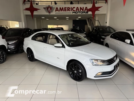 Volkswagen Jetta 2.0 4P TSI HIGHLINE 211 CV AUTOMÁTICO 4 portas