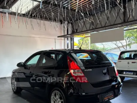 I30 - 2.0 MPFI GLS 16V 4P MANUAL