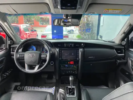 Hilux SW4 SRX 4x4 2.8 TDI 16V Dies. Aut.