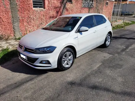 Volkswagen POLO 1.0 200 TSI Comfortline 4 portas