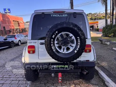 T-4 4x4 3.0 TB Int. Cap. Rígida Diesel