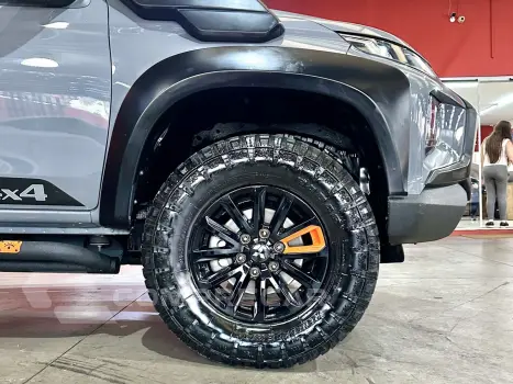 L200 TRITON 2.4 16V TURBO DIESEL SPORT SAVANA SERTÔES CD 4P
