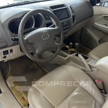 Hilux SW4 SRV D4-D 4x4 3.0 TDI Dies. Aut